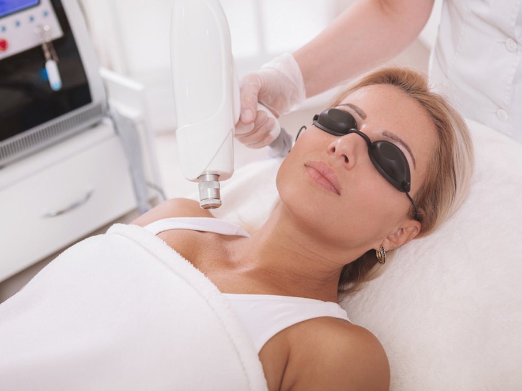 Why Diode Laser is Better than IPL Laser in Hair Treatment